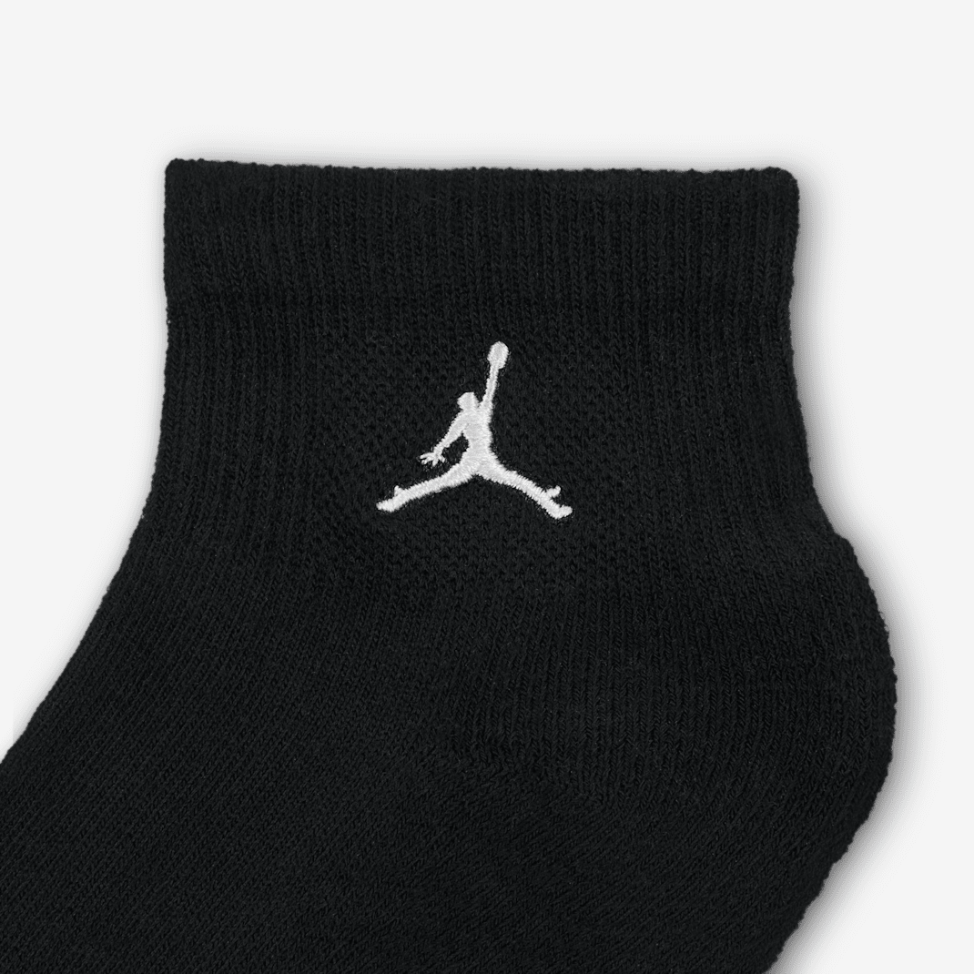 Jordan Everyday Essentials - Image 8