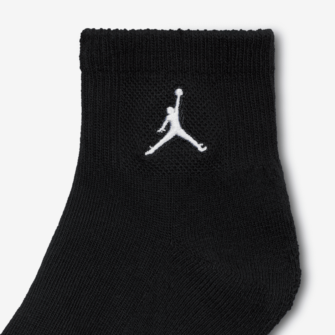 Jordan Everyday Essentials - Image 12