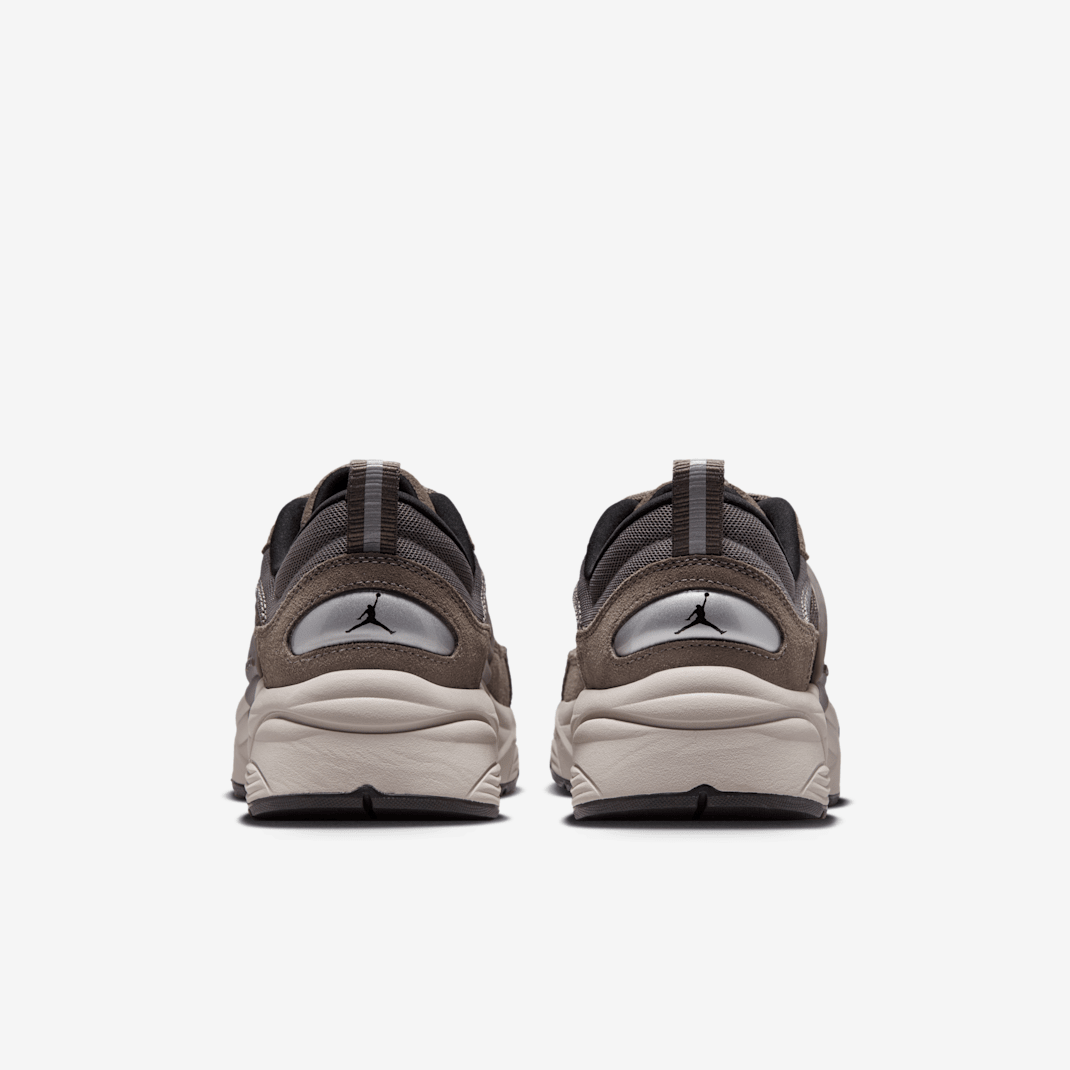 Jordan Trunner O/S - Image 17