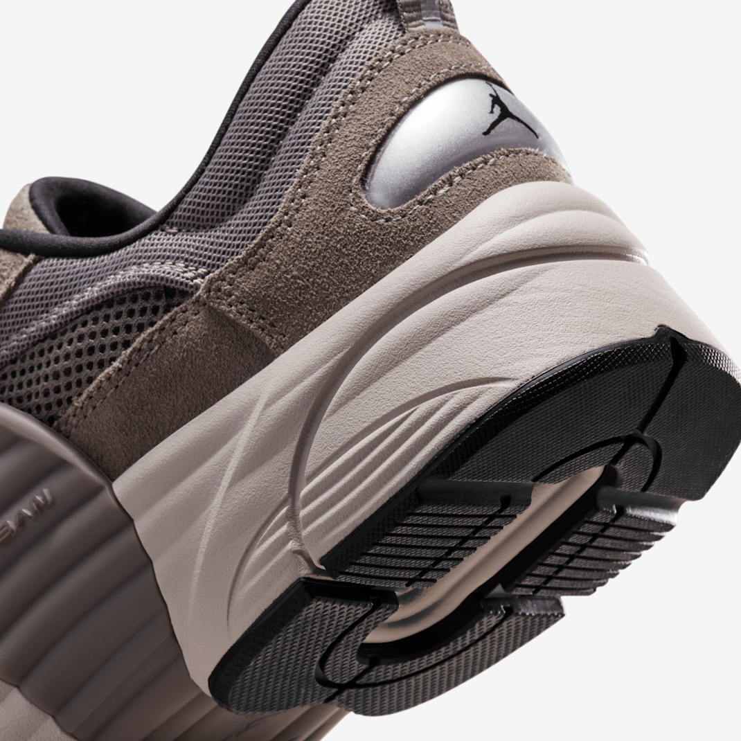 Jordan Trunner O/S - Image 19