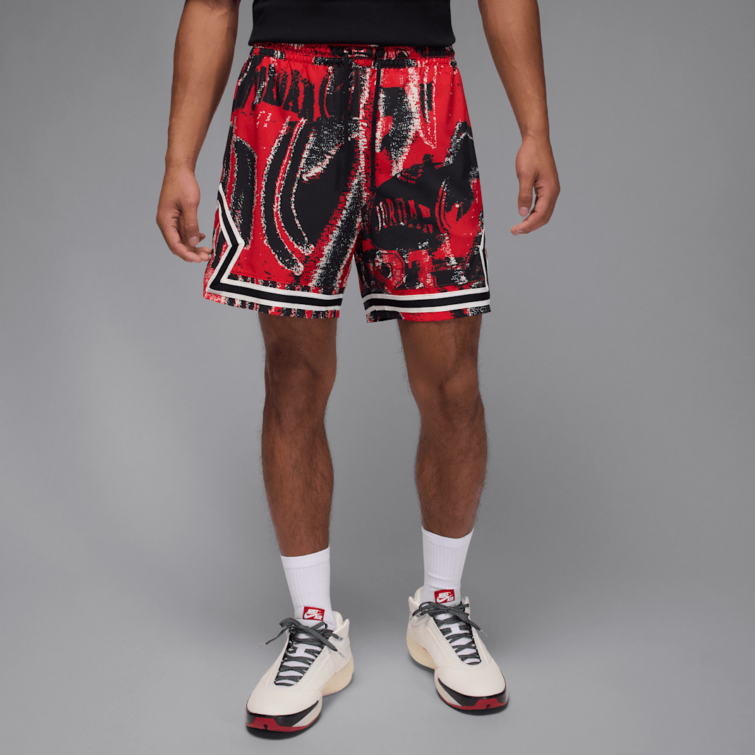 Black/University Red