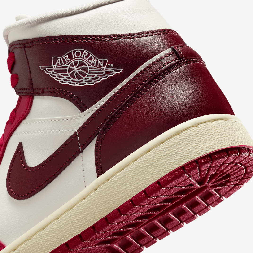 Air Jordan 1 Mid - Image 31